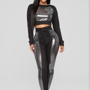 2 piece set active set-blk/sequins- Sz S